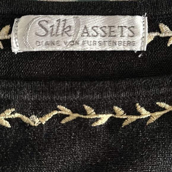 Silk Assets Diane Von Furstenberg VTG Embroidered Knit Dolman Sleeve Sweater M - Picture 6 of 8